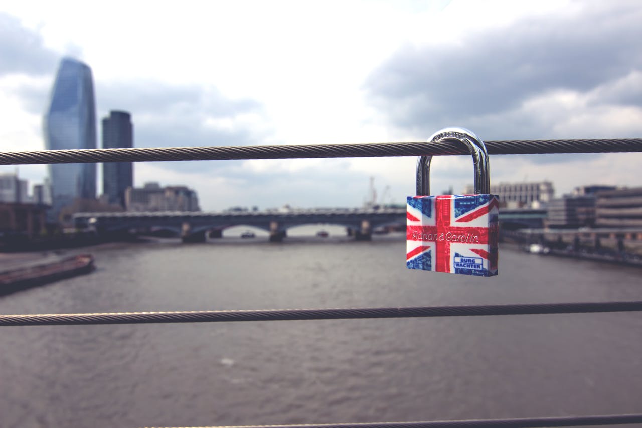 Read more about the article Odprawy celne w UK – co można przewozić, a czego nie?